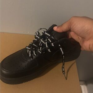 Supreme forces , Size 9.5 , Color Black